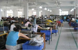 廣州焦點皮具手袋廠 專業技術服務引領皮具制造新潮流